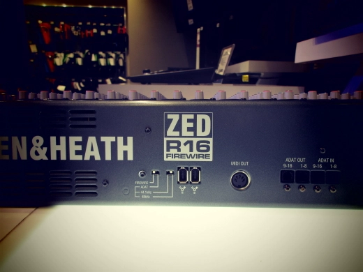 Allen & Heath ZR16 4